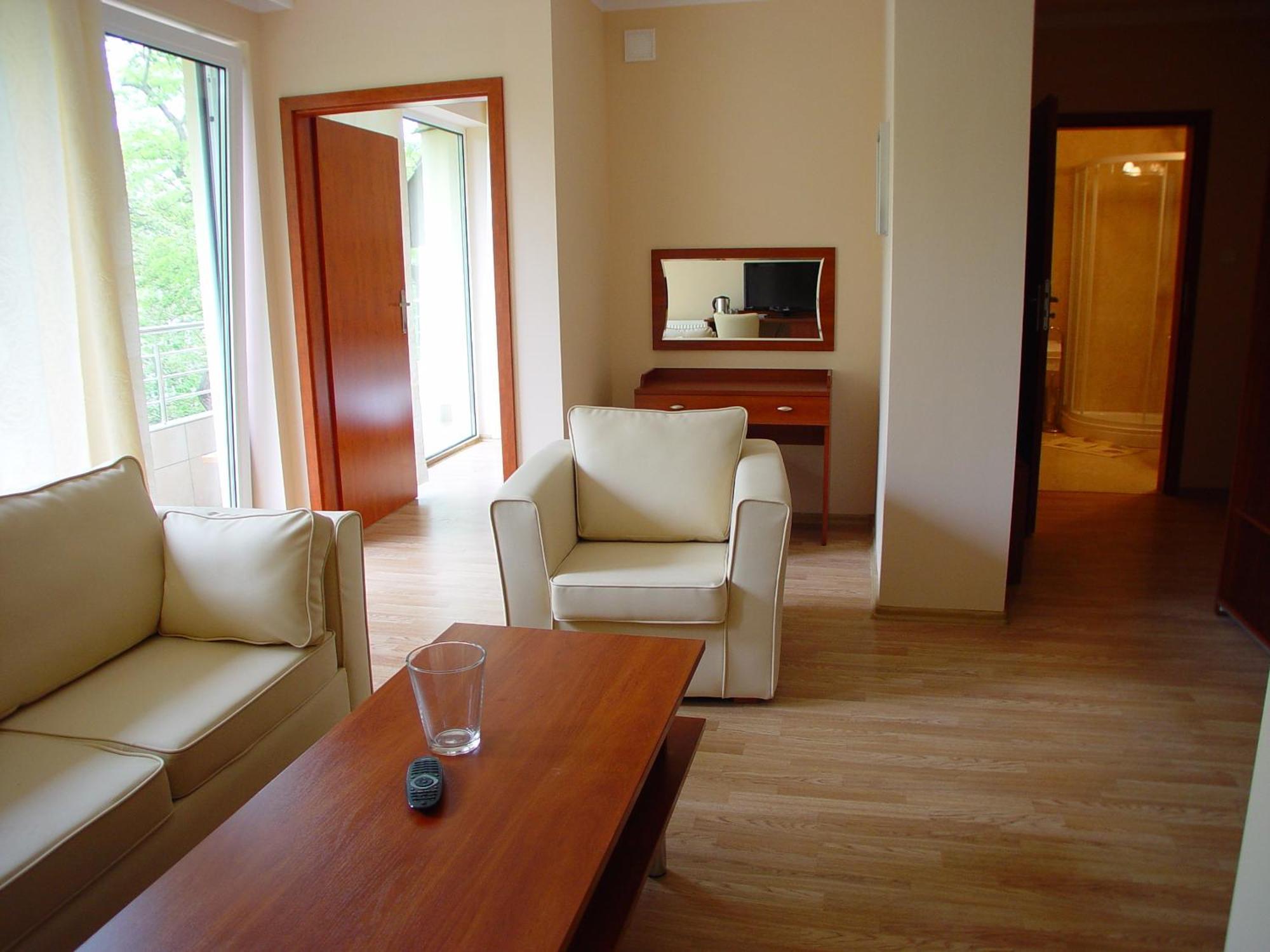 Floryda Jurata Bed & Breakfast Ngoại thất bức ảnh