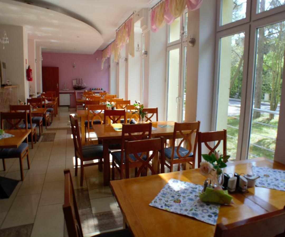 Floryda Jurata Bed & Breakfast Ngoại thất bức ảnh
